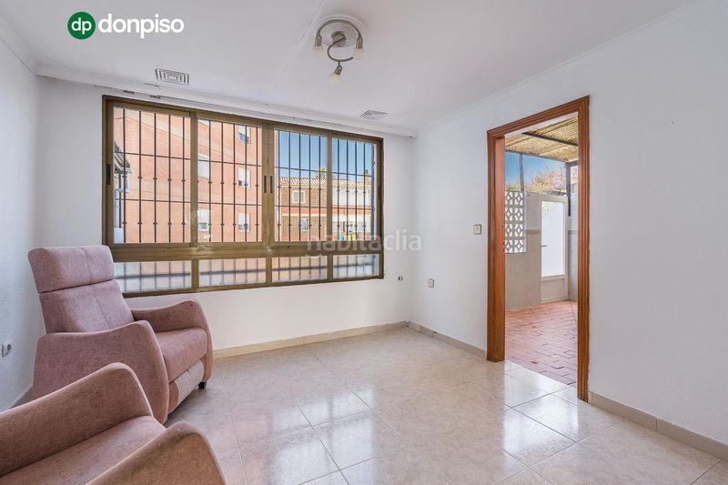 Foto 20d0305b-e59c-4cad-a527-fb585a97beb3. Semi detached house in calle del quijote 24 in Motril ciudad Motril