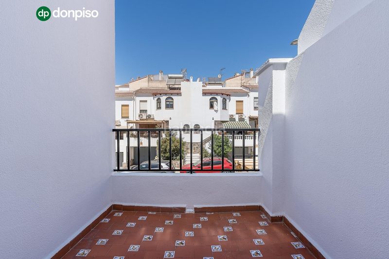 Foto 489e44d4-cf4e-4483-a893-033b8f3e4ff8. Semi detached house in calle del quijote 24 in Motril ciudad Motril