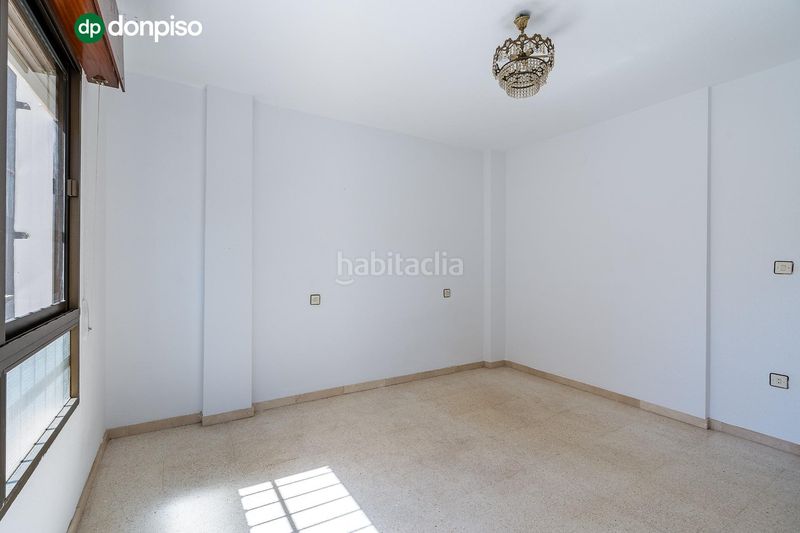 Foto 8d712ddd-e331-48ab-b69c-3b3b1e2c27af. Semi detached house in calle del quijote 24 in Motril ciudad Motril