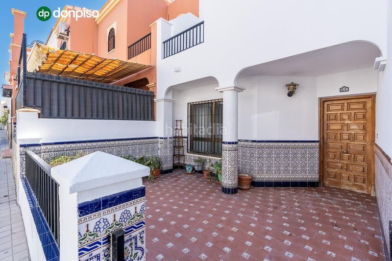 Foto ae925520-4a69-4625-b38e-3ea9403b96aa. Semi detached house in calle del quijote 24 in Motril ciudad Motril