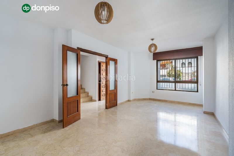 Foto b84736f9-6a23-4aba-9b83-3a993d7f593e. Semi detached house in calle del quijote 24 in Motril ciudad Motril