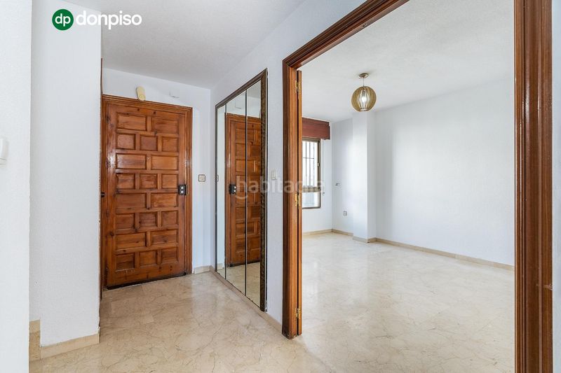Foto ba51a244-434c-4eb2-b522-c6c4e5d5f4c2. Semi detached house in calle del quijote 24 in Motril ciudad Motril