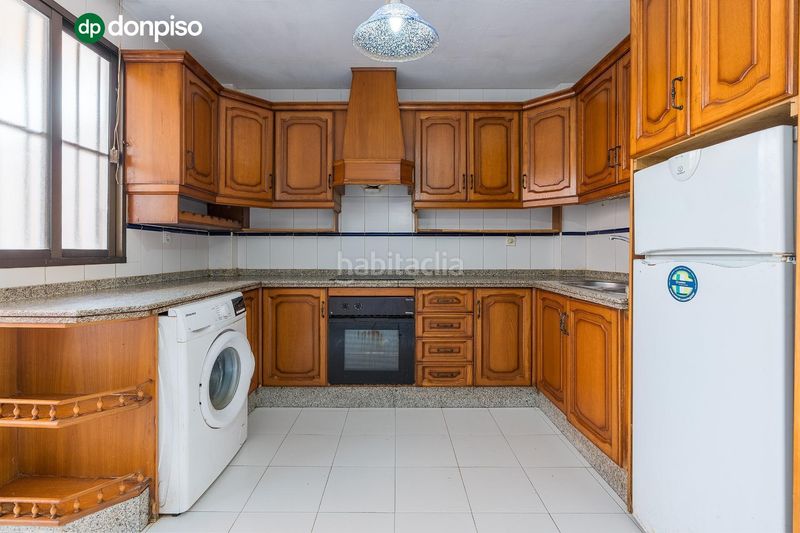 Foto d3e80c42-d746-4a1b-894f-ba14734e58fc. Semi detached house in calle del quijote 24 in Motril ciudad Motril