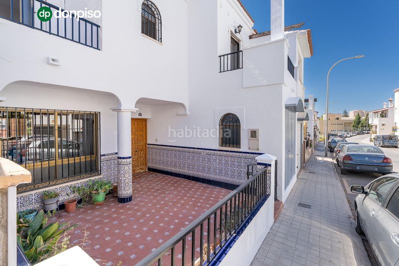 Foto f8824357-0ca4-48a1-bee9-d34c7541c3b1. Semi detached house in calle del quijote 24 in Motril ciudad Motril