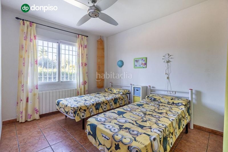 Foto 68d74aa8-1589-4b3f-8be4-a1b36589a901. Chalet in calle del arache 5 in Residencial Triana - Barrio Alto Gabias (Las)