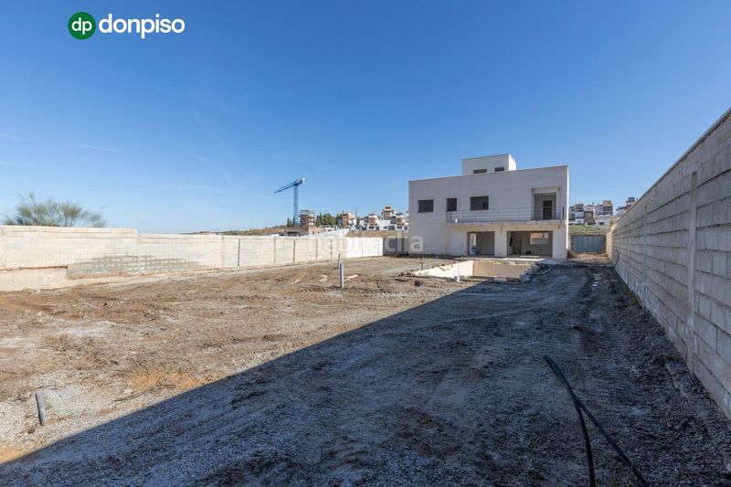 Foto ac8b1547-f045-4f10-8ac6-6e898ef61748. Chalet in calle puntal de las siete lagunas 18 in Dílar