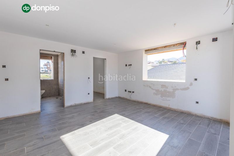 Foto c47eb4b7-538f-49f5-9af7-35f1439b2ff0. Chalet in calle puntal de las siete lagunas 18 in Dílar