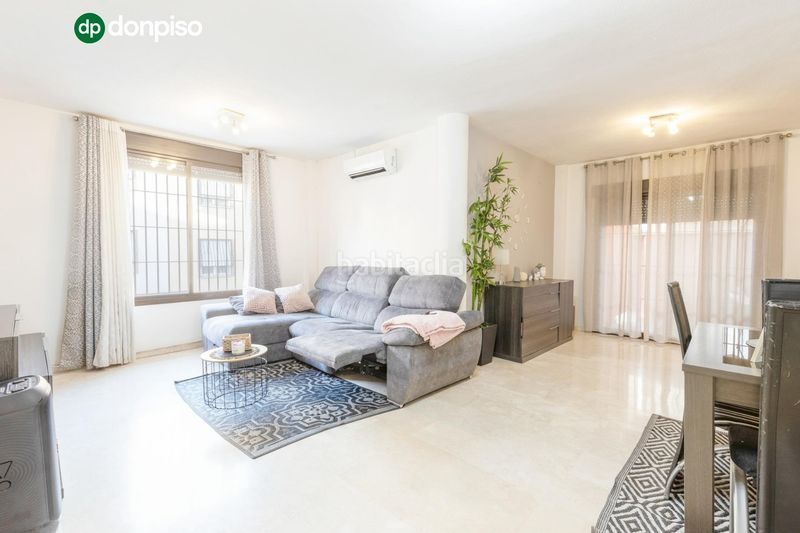 Foto 63e67ccc-dc8d-44c8-b55b-e30f4e577846. Casa adossada amb aparcament a Pulianas