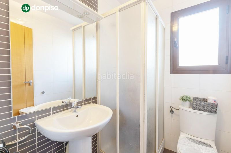 Foto bb391f50-95c0-4637-bbdf-157fa222c6f6. Casa adossada amb aparcament a Pulianas