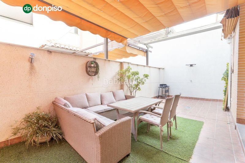 Foto f738fbd8-ed29-48ea-92c0-cb8dd4b02390. Casa adossada amb aparcament a Pulianas