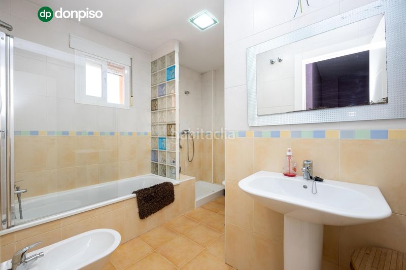 Foto ed74663e-5b43-4e2a-bd34-bfc50cf27f5f. Casa adossada amb aparcament a Pulianas