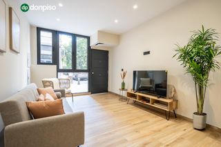 Loft  Calle calle jerez. Amplia vivienda junto metro recogidas a estrenar!