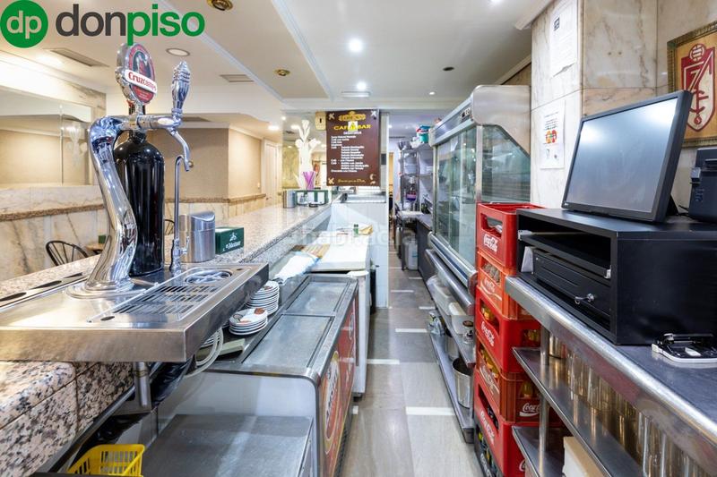 Foto 2496a006-9d2a-4d3d-bc0f-869cc926d7d0. Local commercial dans avenida avenida de madrid 21 dans Granada