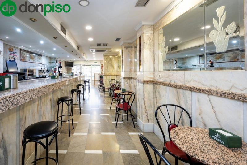 Foto 32d61433-65c1-4e35-bb34-6078e2255e71. Local commercial dans avenida avenida de madrid 21 dans Granada