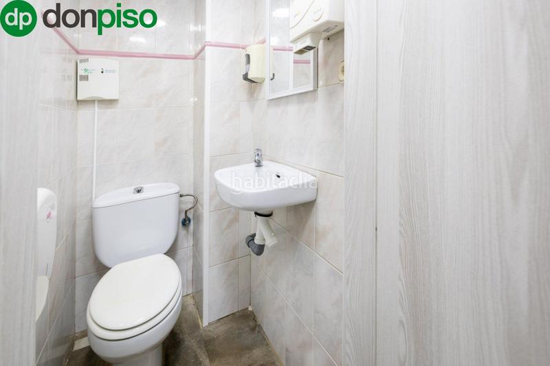 Foto 49fd17eb-922c-4c06-b12d-dc6f125627ba. Local commercial dans avenida avenida de madrid 21 dans Granada