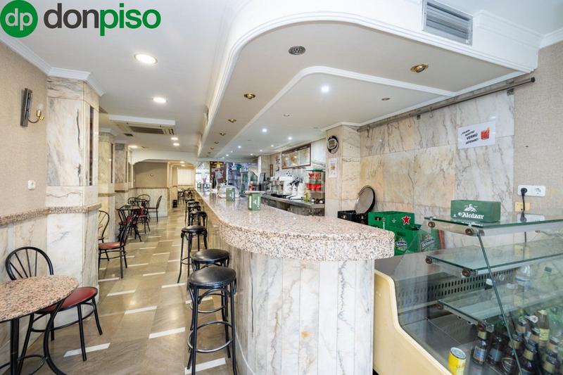 Foto 880048e9-baca-406b-8ac4-d5f4592d082d. Local commercial dans avenida avenida de madrid 21 dans Granada