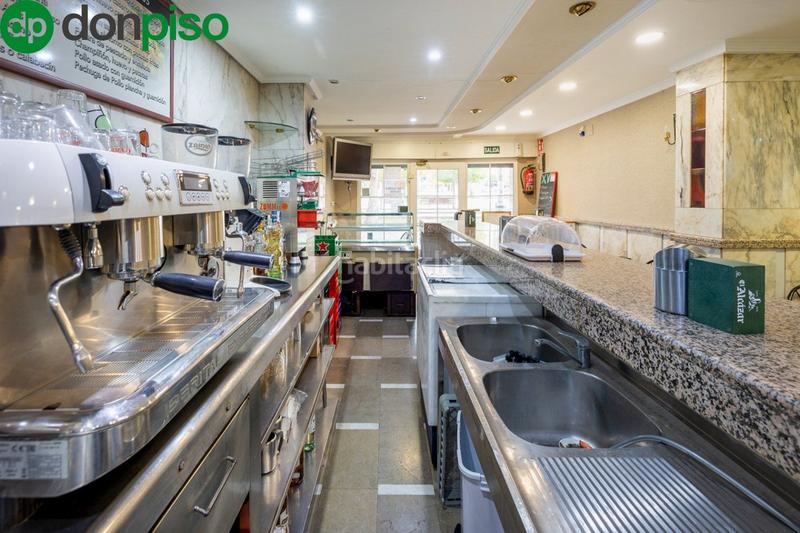 Foto 95179460-1ff7-4553-ae19-a75eba6b993a. Local commercial dans avenida avenida de madrid 21 dans Granada