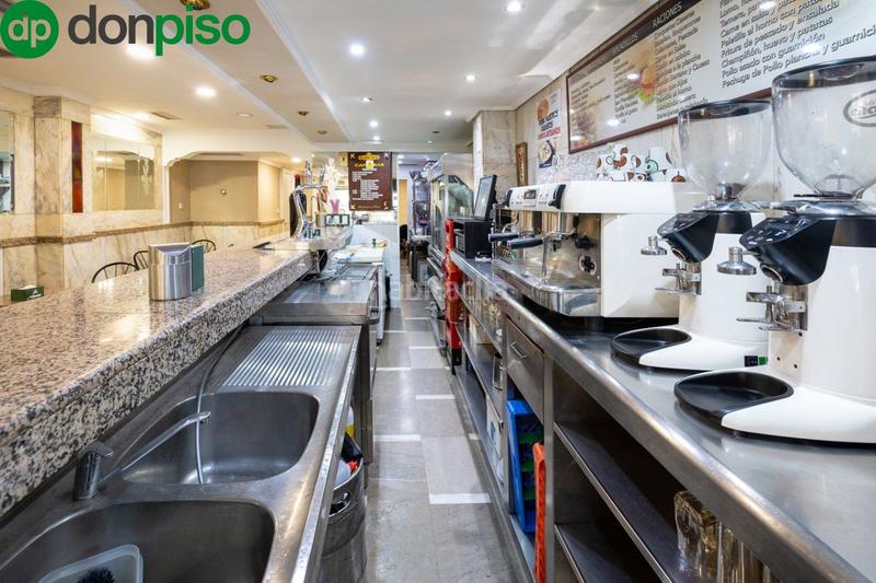 Foto ac7c2554-a441-4bc0-8680-95181ba40dfa. Local commercial dans avenida avenida de madrid 21 dans Granada