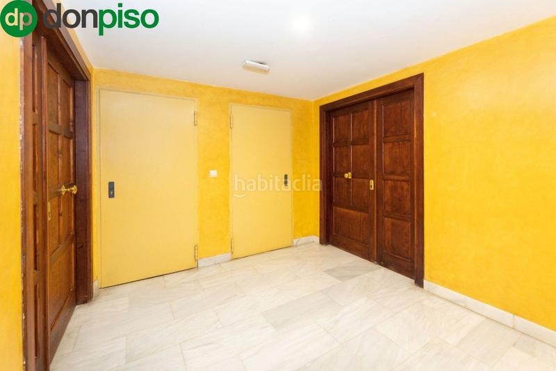 Foto d877b463-2cf2-4a55-afcc-1e78fd953d13. Geschäftsraum in San Matías - Realejo Granada