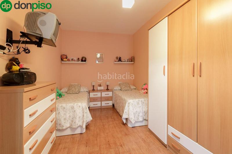 Foto 1b8dfb19-4735-4231-99d8-44b0ff6f8942. Haus mit heizung parking in Barrio de Zaidín Granada