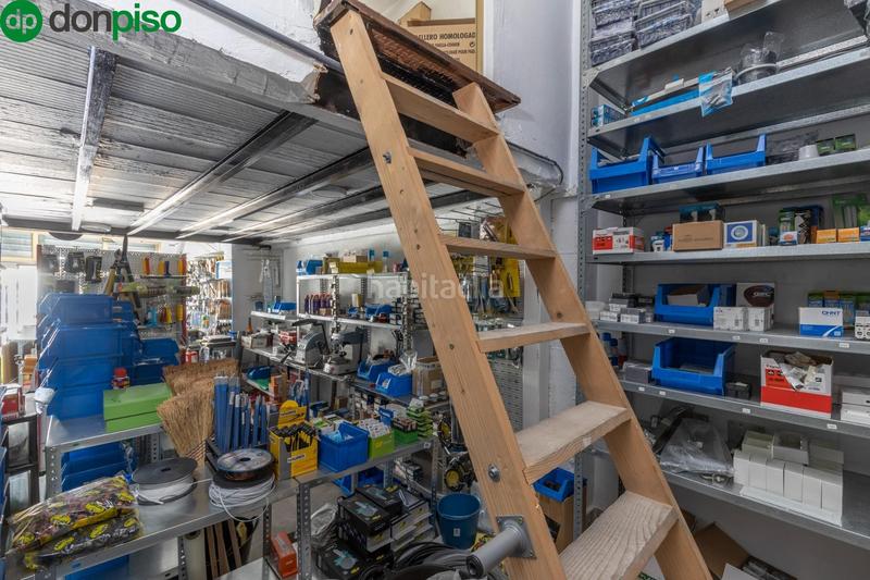 Foto 137fa7f2-b1a0-4e39-9e97-abe2522e826b. Local comercial  listo para entrar en los vergeles en Granada
