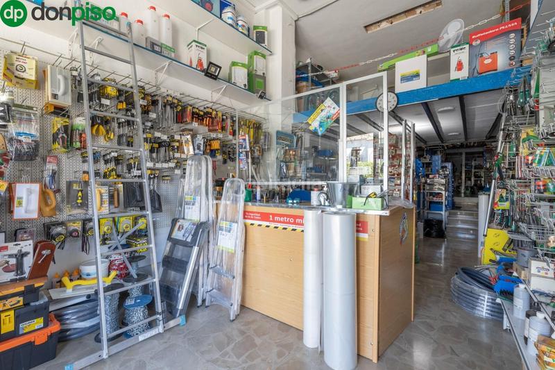 Foto 5122c5be-7264-4c25-a822-ba492df23af0. Local comercial  listo para entrar en los vergeles en Granada