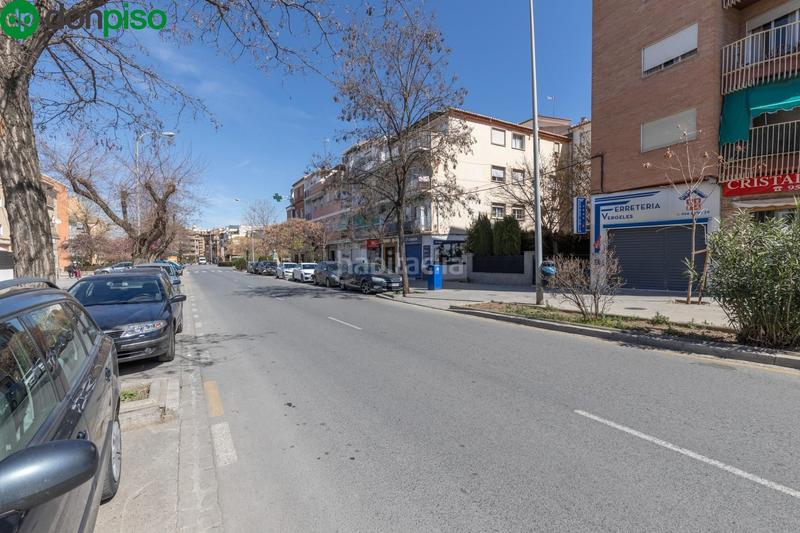 Foto 8c115650-8c65-4e54-8f30-7cf86f6462f1. Local comercial  listo para entrar en los vergeles en Granada