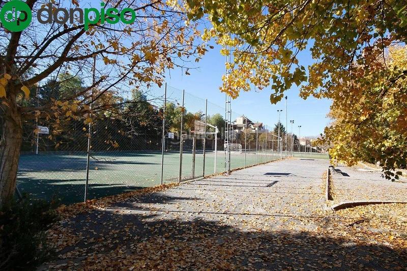 Foto d44b30a9-ef2b-4b9c-9786-a9fd70055104. Terrain résidentiel dans Gójar