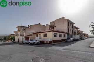 Casa  Camino bailen motril. Casa en padul