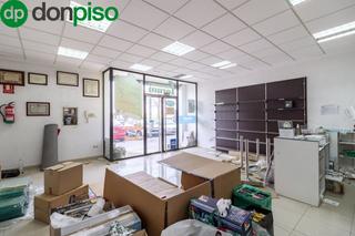 Local commercial  Calle jose luis perez de pujadas. Parque lagos