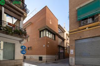 Casa  Calle rejas de la virgen. Casa exclusiva junto a acera del darro. pleno centro de granada.