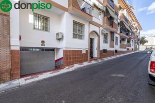 Aparcament cotxe a Calle de la ribera 23. Plaza de garaje  zona maracena