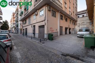 Locale commerciale  Calle santiago. Atención inversores!!!!!  gran local en planta baja en calle san