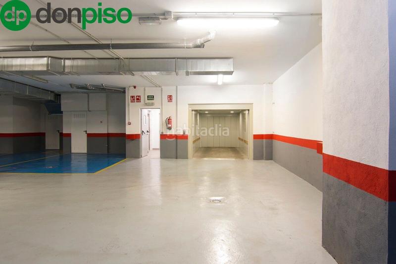 Foto 5047cc82-f1b5-4914-bc39-348bf95975c4. Parking voiture dans Camino de Ronda Granada