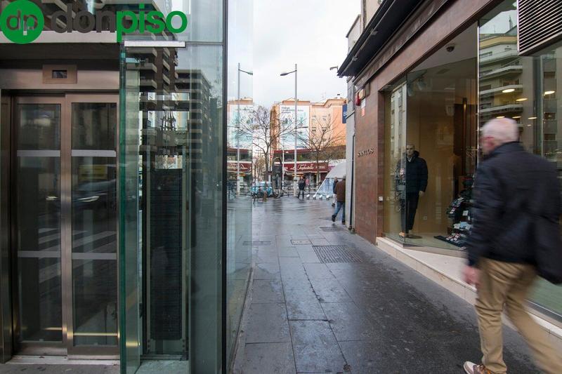 Foto 775377de-a1f0-43aa-ad34-b745f881cf1c. Parking voiture dans Camino de Ronda Granada