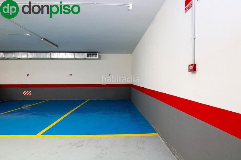 Foto a2247f12-81f8-48b0-a1e4-ac666a753c53. Parking voiture dans Camino de Ronda Granada