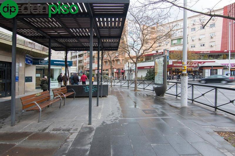 Foto a95e11a9-8042-40be-a7a7-811ee4968da9. Parking voiture dans Camino de Ronda Granada