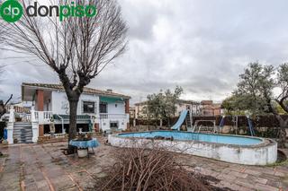 Xalet  Calle divan tamarit. Chalet en huetor vega.