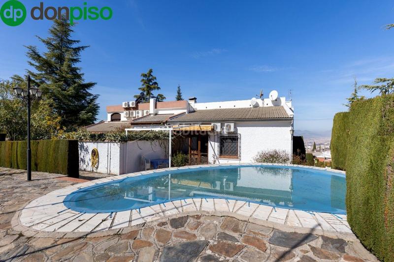 Foto 61928f06-c4ba-42d8-bda7-826152bbd2f4. Chalet venta de chalet tipo villa zona colinas bermejas en Monachil
