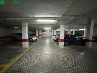 Parking coche  Calle halcón. Plaza de garaje y trastero en pajaritos