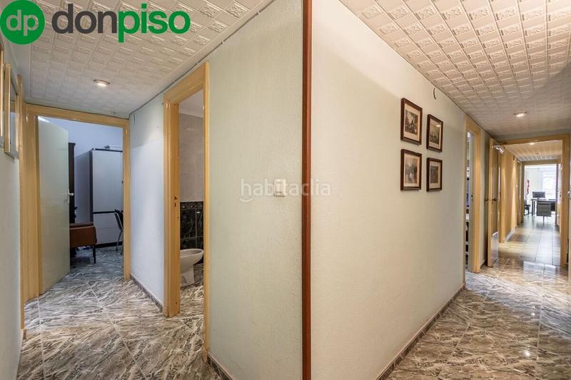 Foto 06f73bda-7871-4cd2-bfc6-4232509484a8. Piso magnífico piso de 200 m ubicado junto a plaza trinidad ideal para vivir o para invertir. en Granada