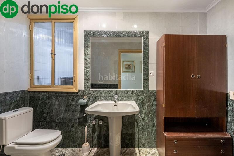 Foto 314b6898-9f15-4352-b9da-be40ef688f2b. Piso magnífico piso de 200 m ubicado junto a plaza trinidad ideal para vivir o para invertir. en Granada