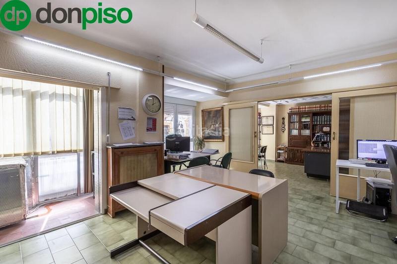 Foto a8825a12-a102-45b7-954a-50fb40675acf. Piso magnífico piso de 200 m ubicado junto a plaza trinidad ideal para vivir o para invertir. en Granada