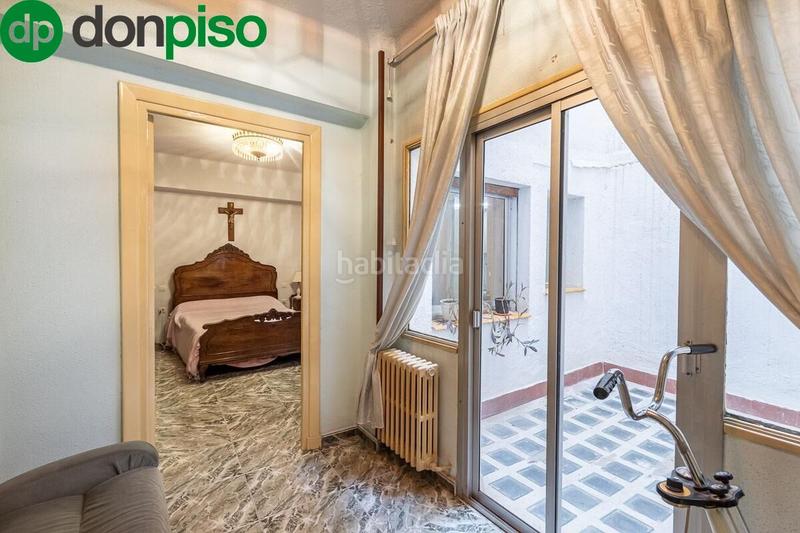 Foto c85cae41-3d50-4f33-b085-013605f4b151. Piso magnífico piso de 200 m ubicado junto a plaza trinidad ideal para vivir o para invertir. en Granada