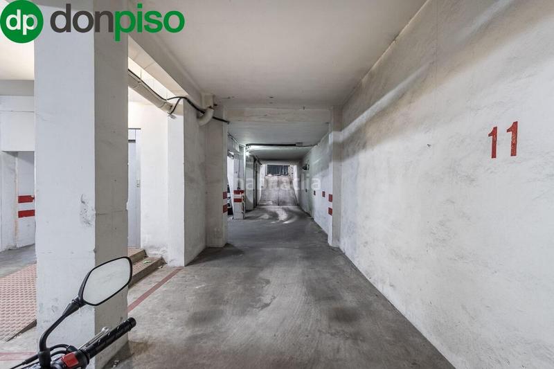 Foto 947eb5b5-1d6f-491b-8f4f-a6f005264203. Parking voiture dans Camino de Ronda Granada