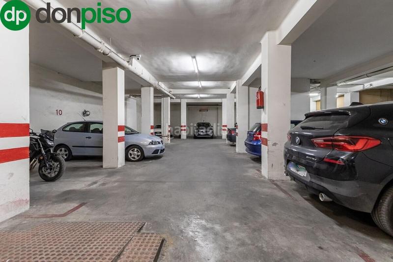 Foto 959c352d-8067-47d7-8a0d-a9333c7dffe8. Parking voiture dans Camino de Ronda Granada