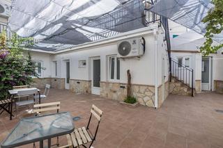 Casa  Plaza obispo reyes. Casa turística con alta rentabilidad asegurada en la zubia.