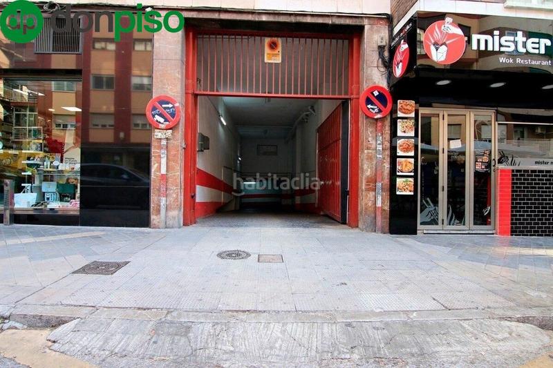 Foto 4a339df3-c19f-4d26-ab93-9329b672893c. Posto auto in calle emperatriz eugenia 5 in Camino de Ronda Granada