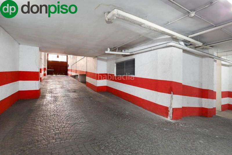 Foto 8d4a3fbc-7e4c-4dfe-b084-c581f19afb98. Posto auto in calle emperatriz eugenia 5 in Camino de Ronda Granada