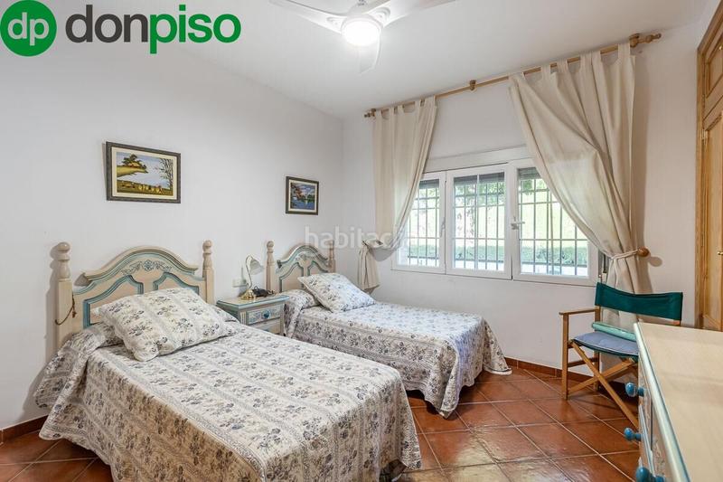 Foto 63fde292-ce25-428c-844f-0e13841c2a7a. Haus mit pool in La Zubia Ciudad Zubia (La)